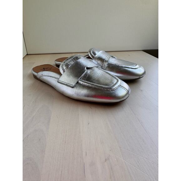 Aquatalia Jayleen Metallic Silver Slip On Flat Mule  size 6 - Picture 7 of 7